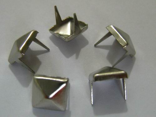 铁两脚方头尖珠7mm